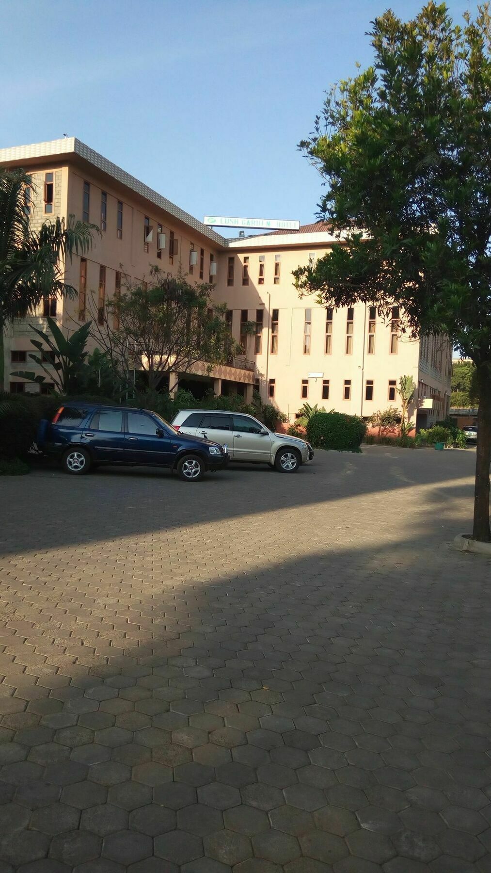 Lush Garden Hotel Arusha Exteriör bild